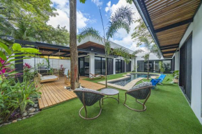 Playa Potrero - NEW modern house, pool in guitar shape - Casa Guitarra